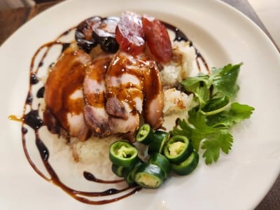 ข้าวเหนียวหมูแดง
