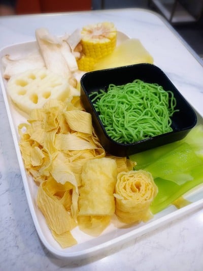 อาหาร หรือ เครื่องดื่ม