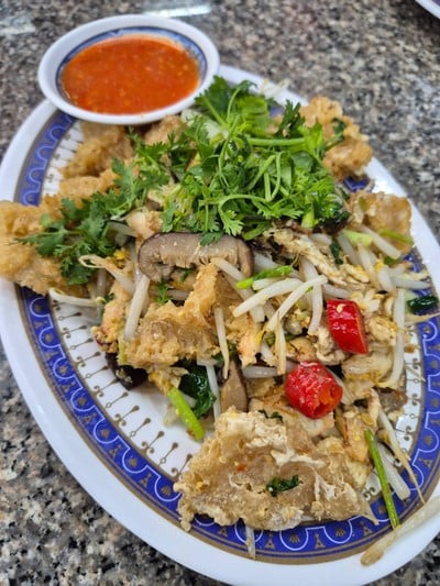 กระเพราะปลาผัดแห้ง