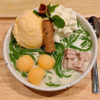 ลอดช่องเสวย