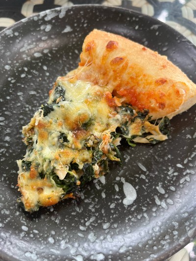 Pizza ชีสผักโขม