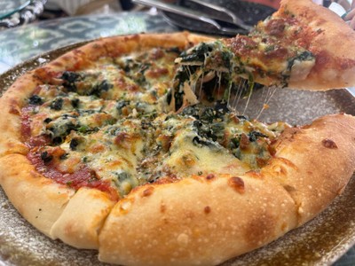 Pizza ชีสผักโขม