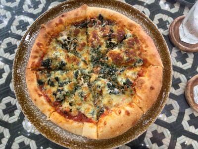 Pizza ชีสผักโขม
