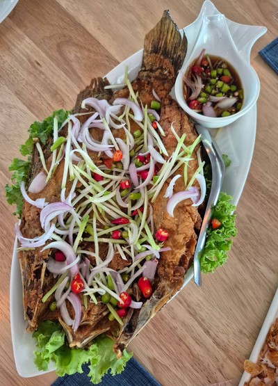 ปลากระพงทอดน้ำปลา