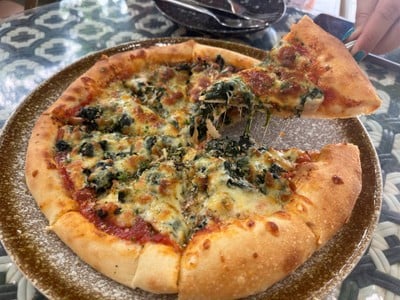 Pizza ชีสผักโขม
