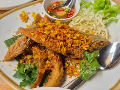 ปลาทรายทอดขมิ้น