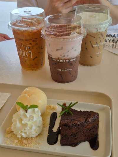 อาหาร หรือ เครื่องดื่ม