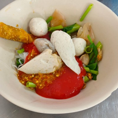 เส้นเล็กเย็นตาโฟพิเศษ