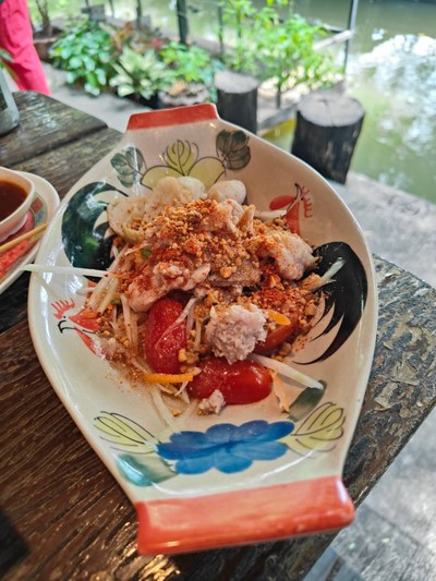 ก๋วยเตี๋ยวส้มตำ