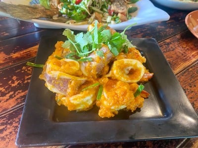 ทะเลผัดไข่เค็ม