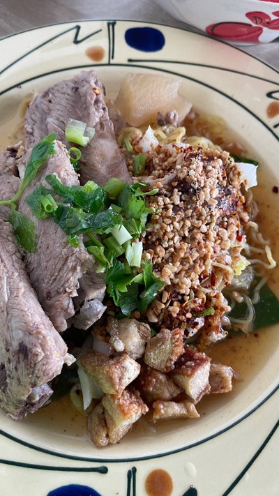 บะหมี่คลุกขลิกหมูตุ๋น