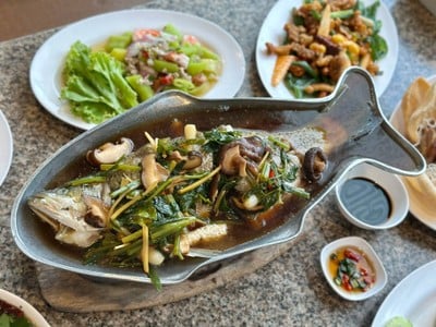 ปลากะพงนึ่งซีอิ้ว