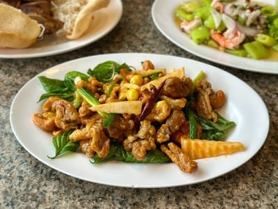 ผัดโชคนิวัตน์