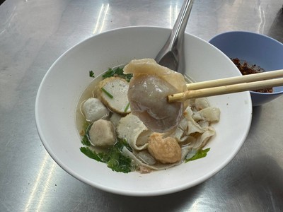 เส้นปลาน้ำใส