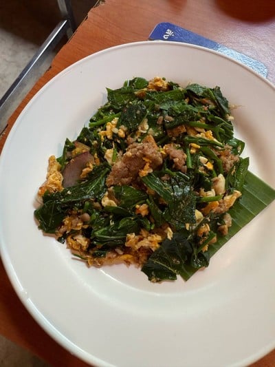 ผักเชียงดาผัดไข่