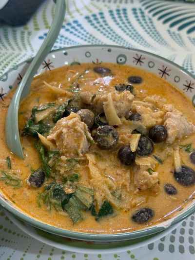 แกงคั่วเห็ดเผาะปลากราย