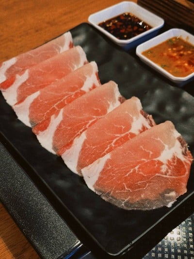 ชุดหมูสันคอ