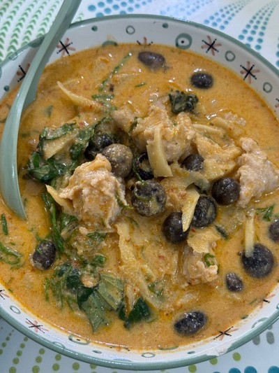 แกงคั่วเห็ดเผาะปลากราย