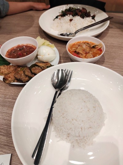 ข้าวราดแกง