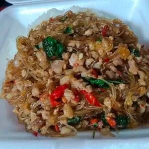 กะเพราวุ้นเส้น