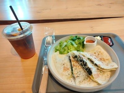 อาหาร หรือ เครื่องดื่ม