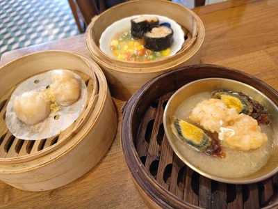 ฮะเก๋ากุ้ง / สาหร่ายทรงเครื่อง / ติ่มซำกุ้งหน้าไข่เยี่ยวม้า