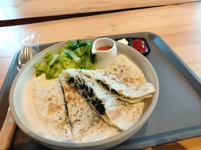 Quesadilas ผักโขม