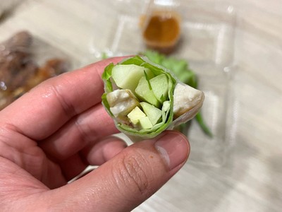 แหนมเนืองโรล