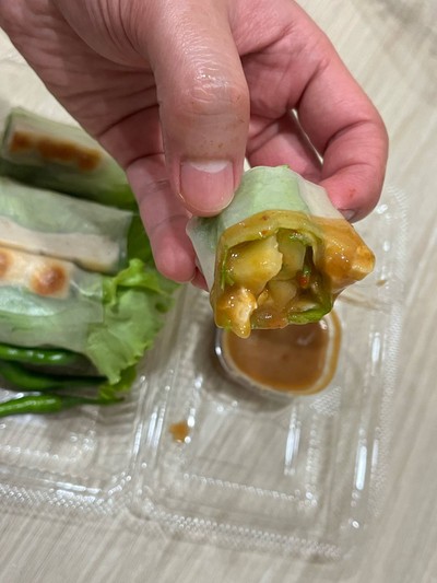 แหนมเนืองโรล