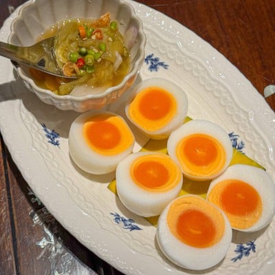 น้ำพริกหนุ่มไข่ต้ม