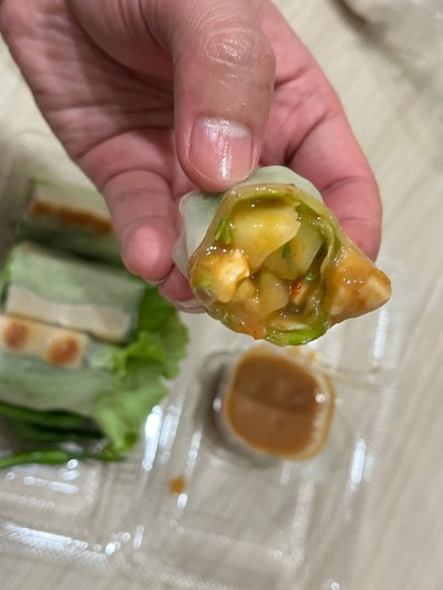 แหนมเนืองโรล