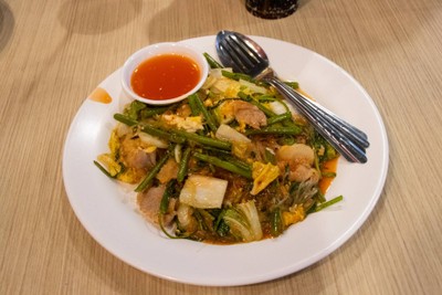 สุกี้แห้งหมู