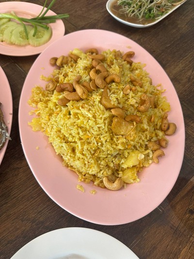 ข้าวผัดสับปะรด