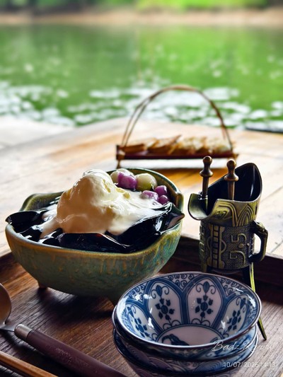 ไอศกรีมเฉาก๊วยบัวลอย