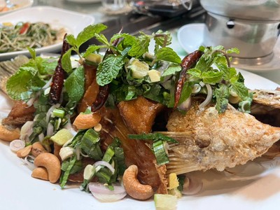 อาหาร หรือ เครื่องดื่ม