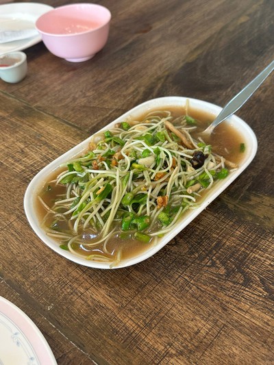 ต้นอ่อนทานตะวันผัด