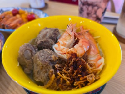 อาหาร หรือ เครื่องดื่ม