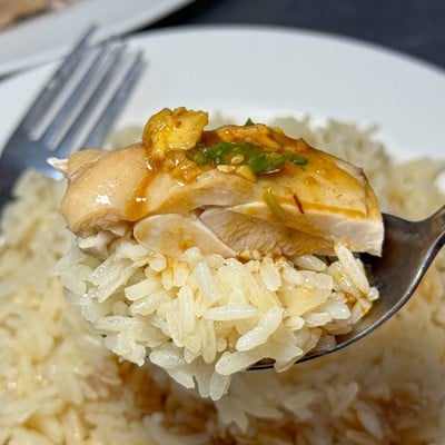 ข้าวมันไก่ไหหลำ เจ้าเก่า (สถานีรถไฟ)