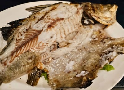 ปลากะพงเผาเกลือ