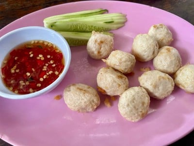 ลูกชิ้นทอด