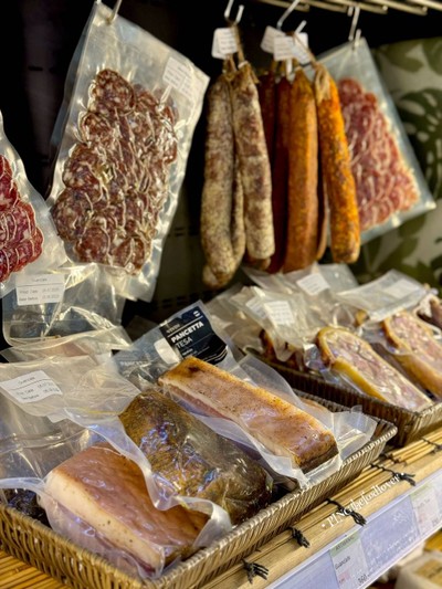 อาหาร หรือ เครื่องดื่ม