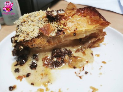 Puff Caramel Hazelnut Praline