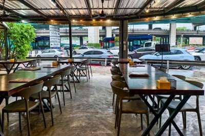 “ฮ้อนแฮง” ร้านอาหารอีสานร้านเด็ดย่านลาดพร้าว