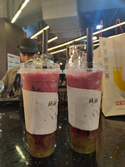 อาหาร หรือ เครื่องดื่ม