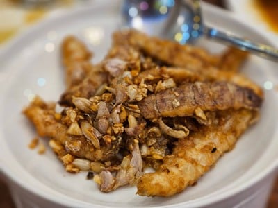 กั้งทอดกระเทียม