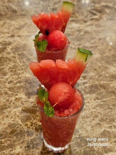 อาหาร หรือ เครื่องดื่ม