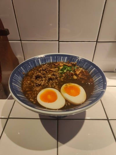 เส้นสดเนื้อสับน้ำ + ไข่ต้มดอง