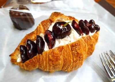 Croissant เชอรี่