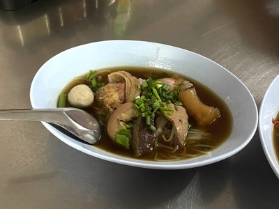 เส้นเล็กรวมเนื้อ