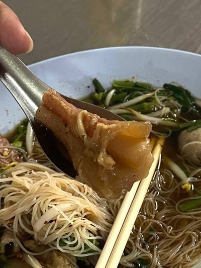 ก๋วยเตี๋ยวเนื้อตุ๋น